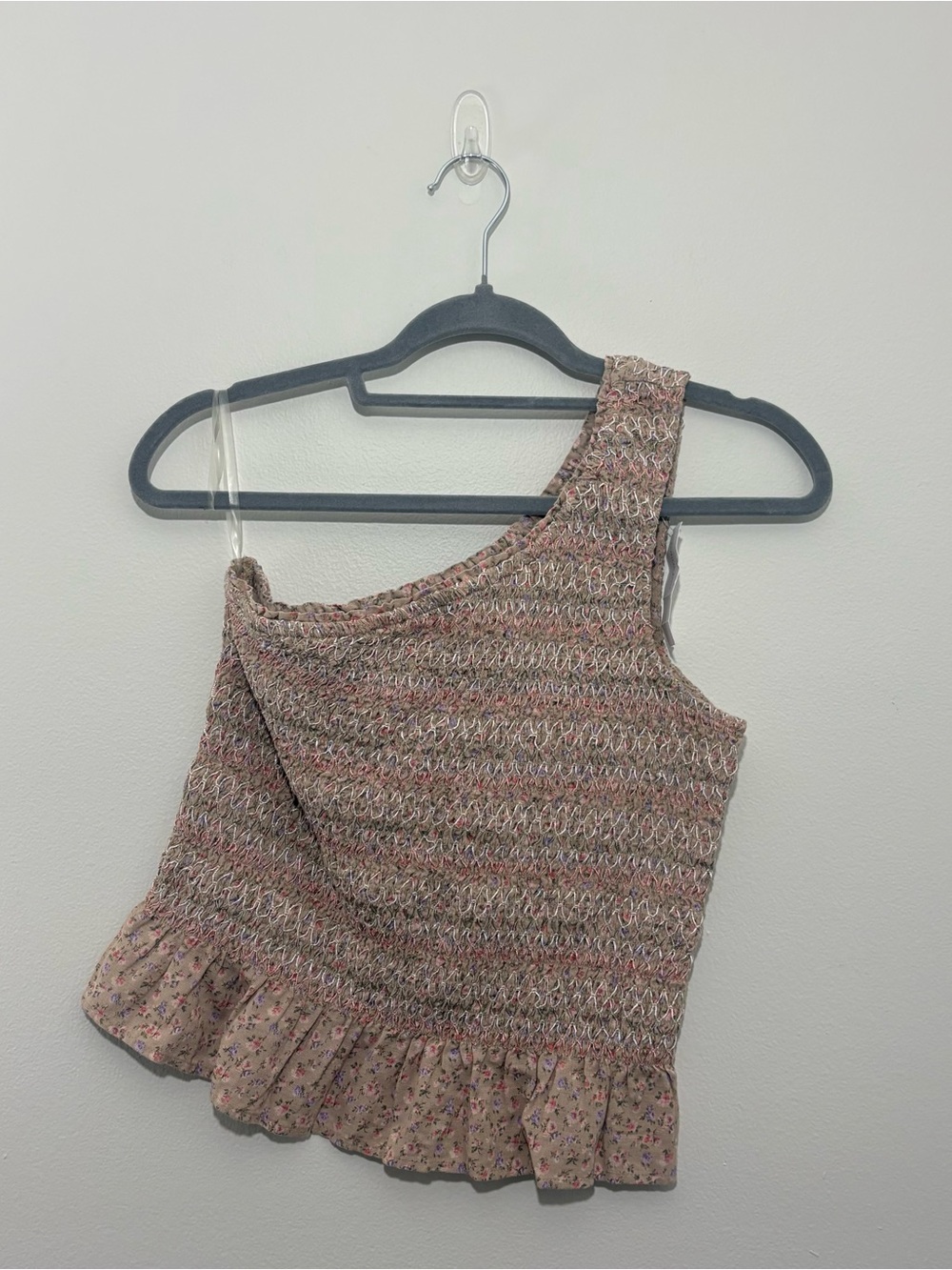 NWT American Eagle beige floral print smocked one-shoulder top (medium)